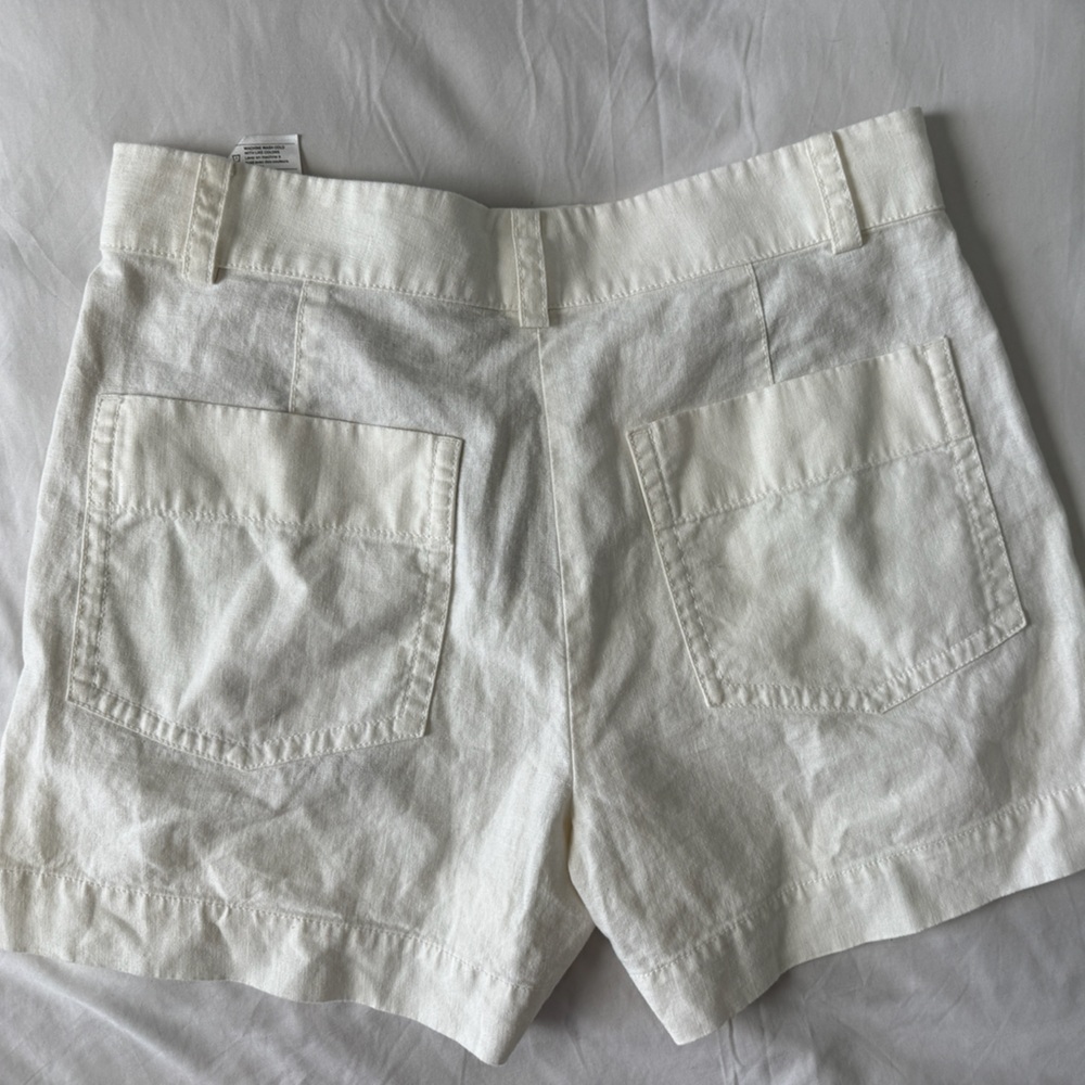 Vince White Linen-Blend High-Rise Shorts - Picture 2 of 4